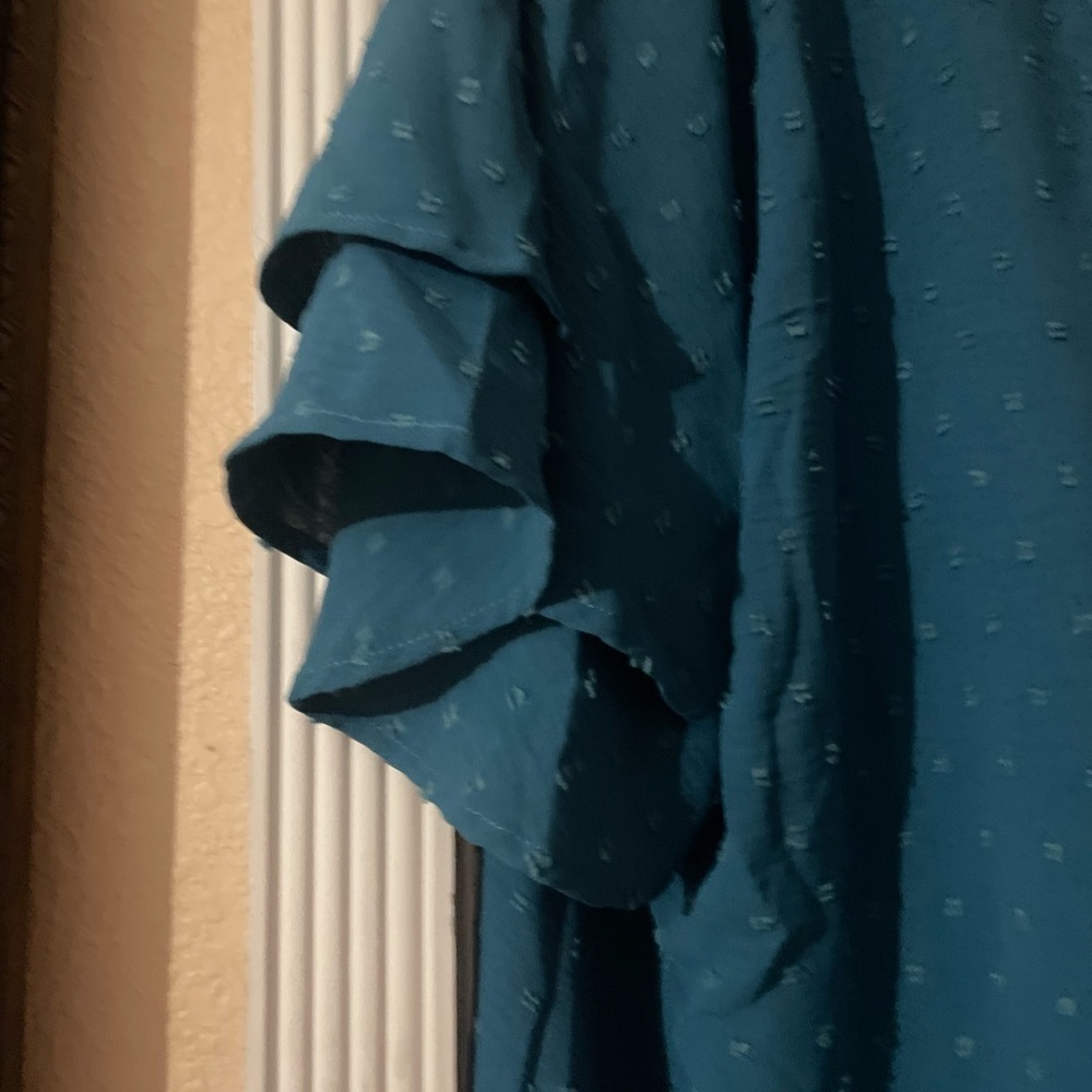 BloomChic Teal Dot V-Neck Ruffle Sleeve Top - Picture 2 of 4